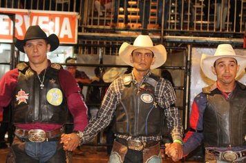 Foto - DOURADO 121 ANOS