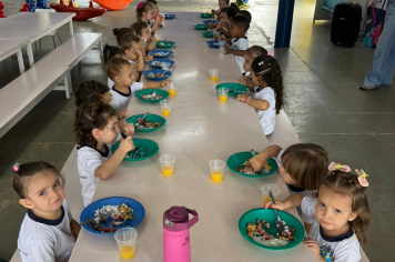 Foto - Merenda especial na semana das crianças
