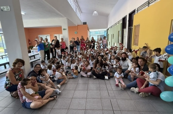 Foto - Entrega de ovos de Páscoa