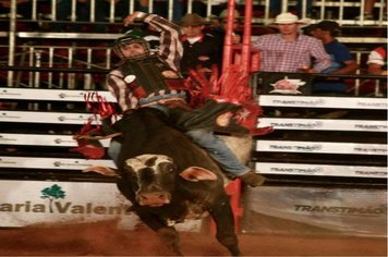 Foto - DOURADO 121 ANOS