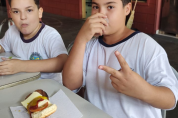 Foto - Merenda especial na semana das crianças