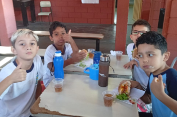 Foto - Merenda especial na semana das crianças