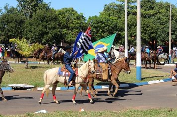 Foto - DOURADO 121 ANOS