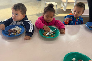 Foto - Merenda especial na semana das crianças