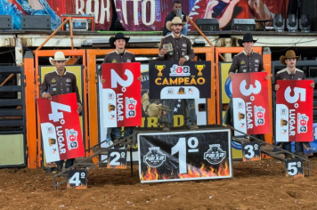 Foto - Dourado Rodeio show agitou a cidade