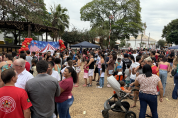 Foto - Festa das crianças na praça da matriz