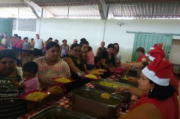 Douradenses participam do Almoço de Natal promovido pela Prefeitura