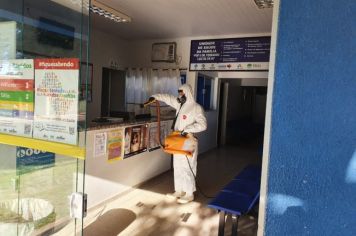 Empresa especializada realizada desinfecção de prédios públicos
