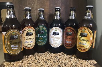 A Cerveja Tempo nasceu em Dourado e, entre os seus ingredientes, estão: o carinho, a dedicação e o amor com o produto finalizado