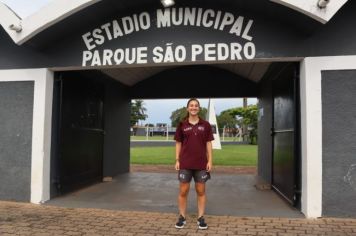 Destaque douradense no futebol feminino.