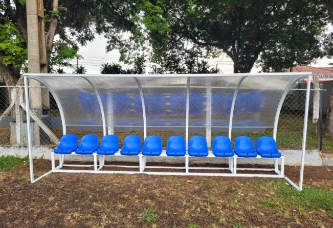 Instalação de Bancos de Reserva no Estádio Municipal Parque São Pedro.