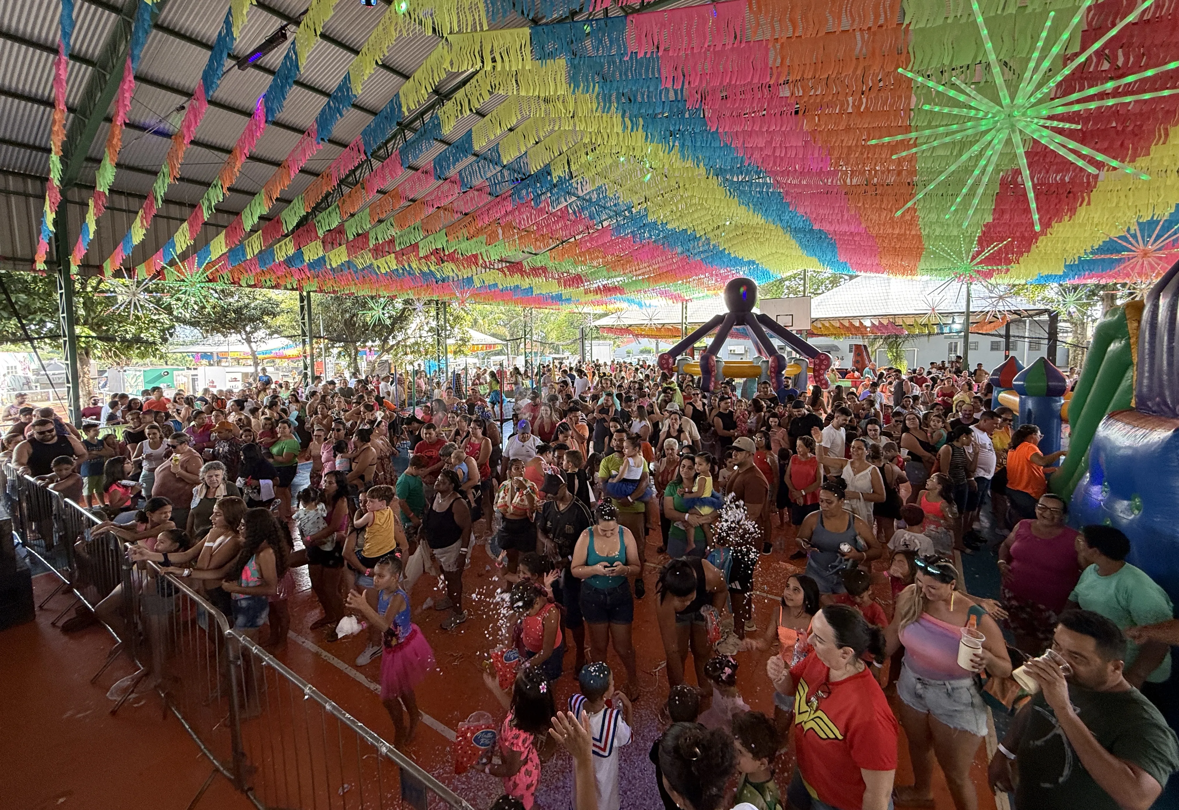 CarnaDourado 2026 celebra tradição, alegria e união em Dourado