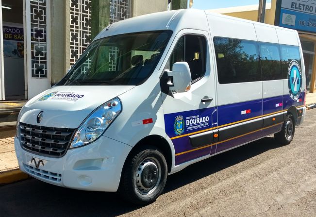 PREFEITURA DE DOURADO ADQUIRE NOVO VEÍCULO PARA O TRANSPORTE DE PACIENTES